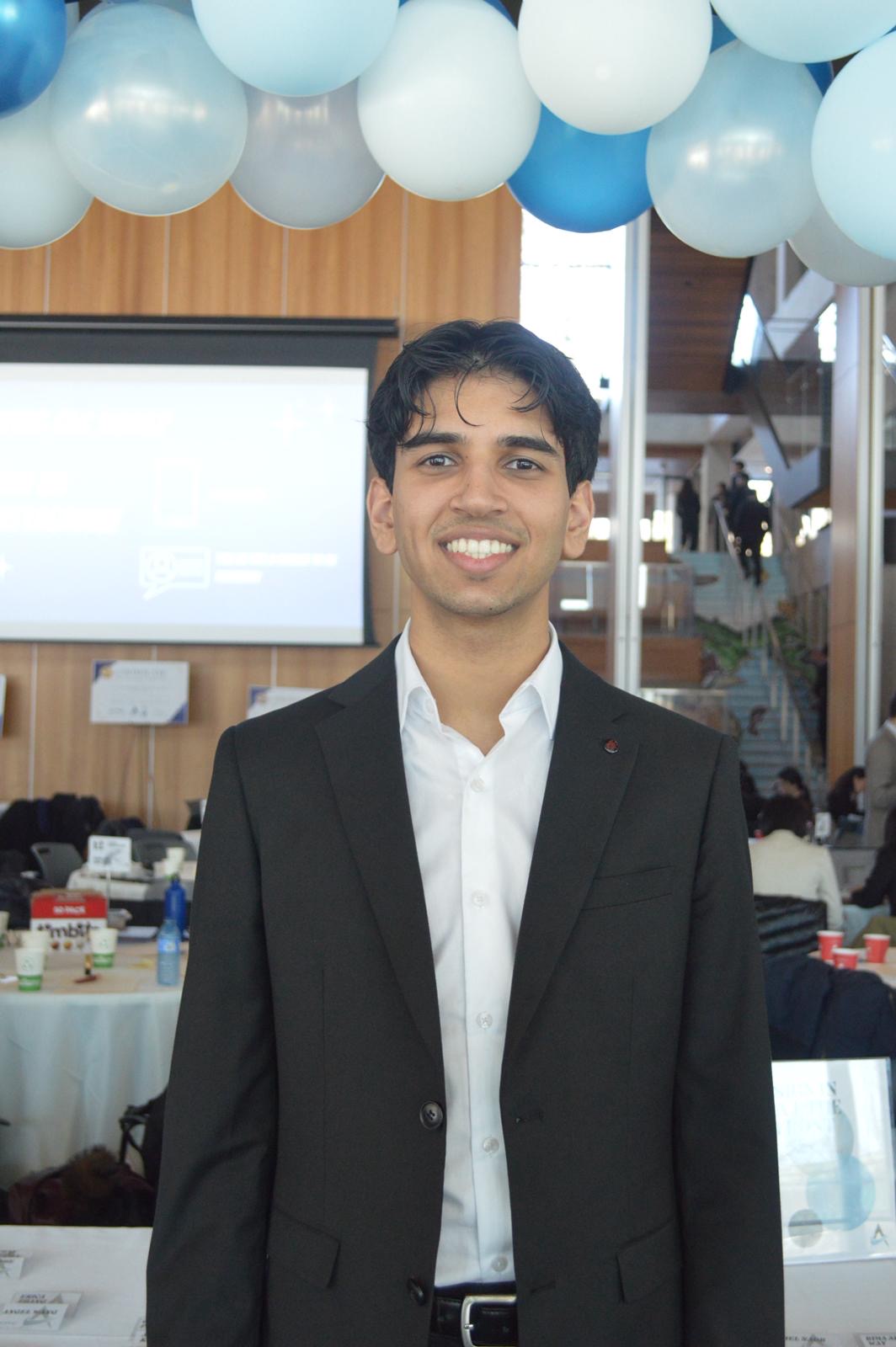 Headshot of Hemtoj Deo